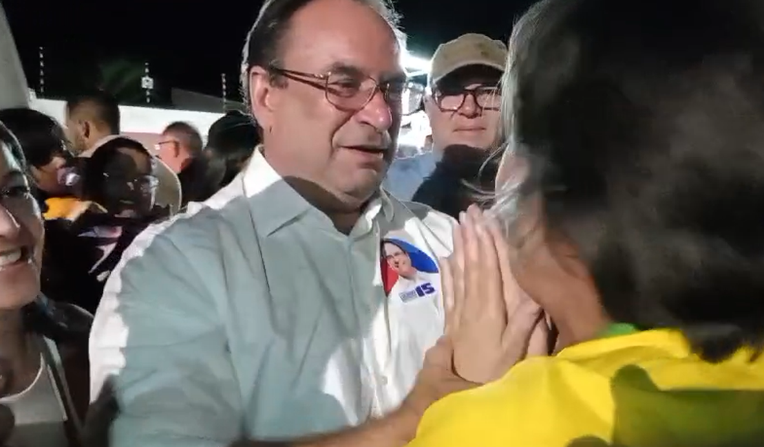 [Vídeo] Luciano recebe o carinho de Célia Rocha na comemoração da vitória