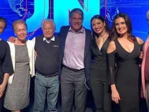 Fátima Bernardes e William Bonner aparecem juntos em foto de 50 anos do JN