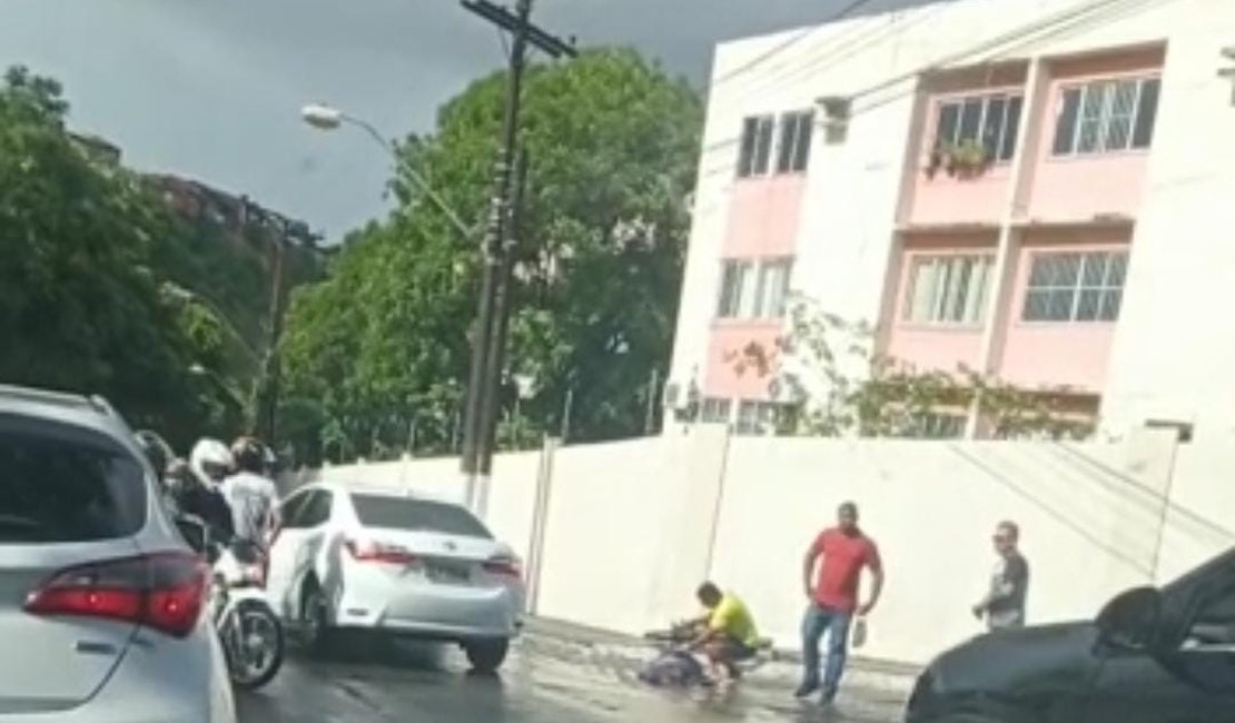 Ciclista é atropelado por carro na Cambona