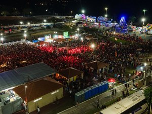 Público lota Praça Beira Rio no último dia do Festival Primaverão em Traipu﻿