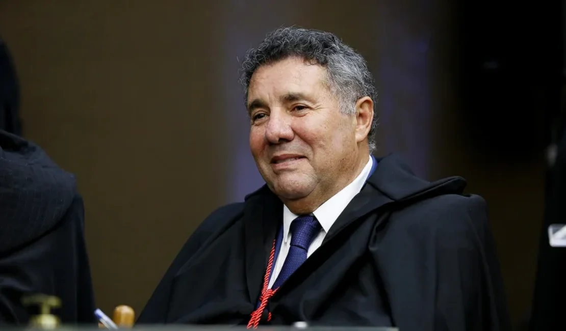 Desembargador volta atrás e decide permanecer no cargo após anunciar aposentadoria do TJ-AL