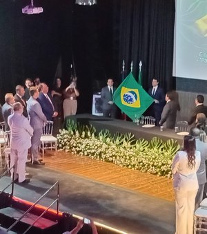 [Vídeo] Posse de prefeito, vice-prefeita e vereadores movimentam a cena política em Arapiraca