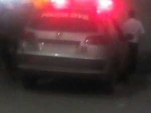 Jovem é presa por tentativa de homicídio na Massagueira