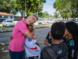 Rafael Brito conquista aprovação de projeto que amplia inclusão de estudantes com autismo nas escolas