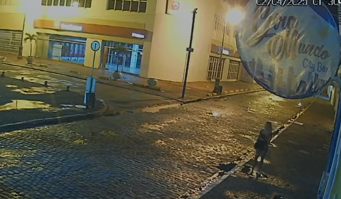Bar localizado no Jaraguá é arrombado e furtado durante a madrugada