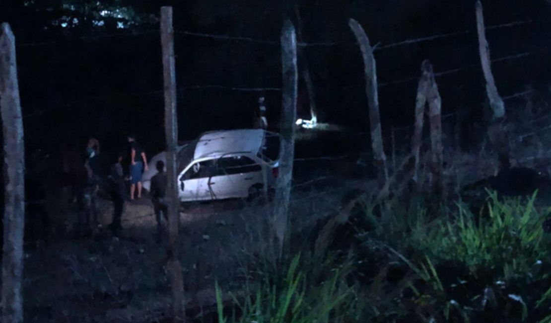 Carro cai em ribanceira e motorista morre na AL-430, em Flexeiras