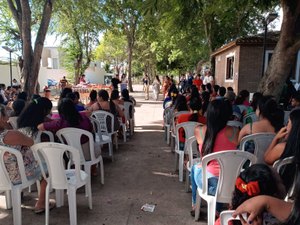 [Vídeo] Gestantes de Arapiraca que vivem em situação de vulnerabilidade recebem enxovais da prefeitura