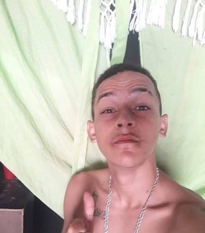 Jovem de 22 anos é executado a tiros dentro de casa no bairro Planalto, em Arapiraca