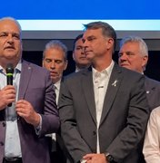 Flávio Bolsonaro anuncia Alfredo Gaspar como vice em chapa pura à Presidência