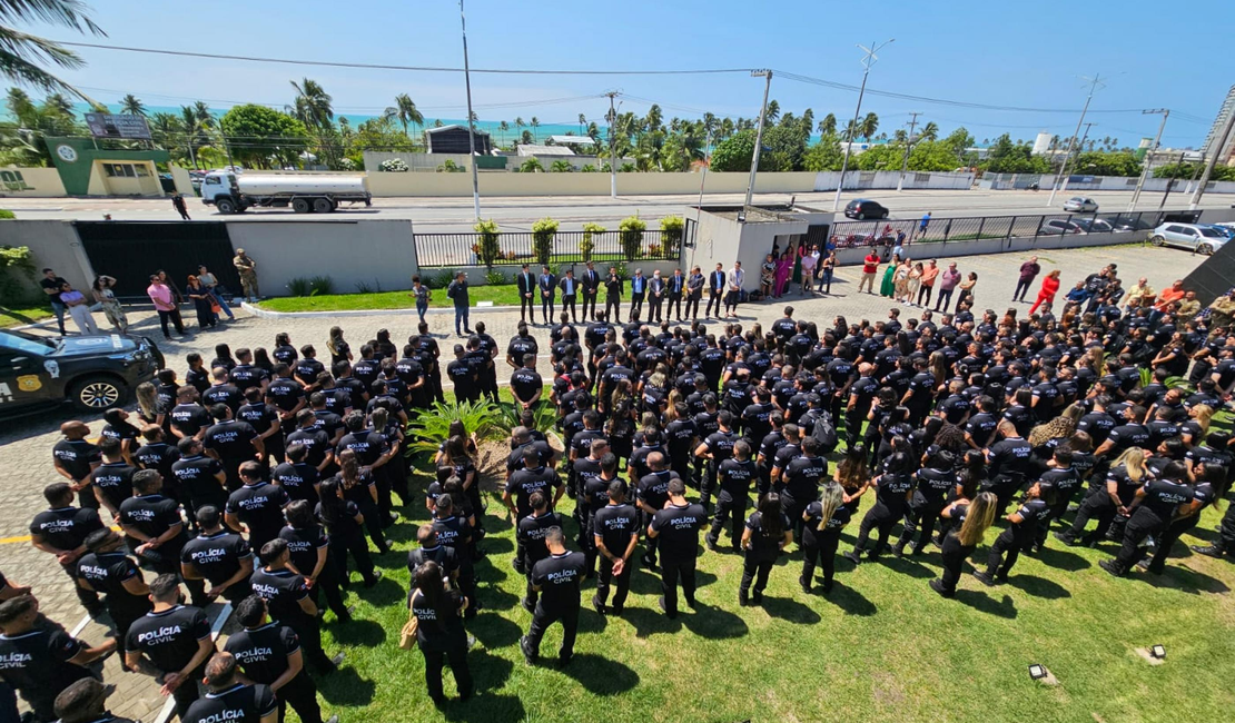 Polícia Civil de Alagoas empossa 300 novos agentes e escrivães