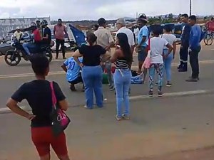 Colisão entre carro e moto deixa duas pessoas feridas em Palmeira dos Índios