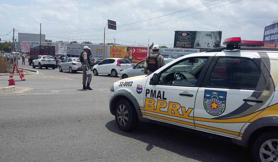 Operação integrada apreende dezenas de veículos irregulares em Arapiraca
