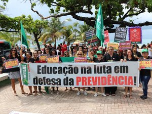 Educação faz greve geral contra reforma da previdência no dia 15 de maio