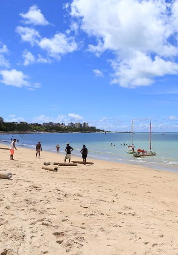 Onze trechos do litoral de Alagoas estão impróprios para banho, aponta IMA