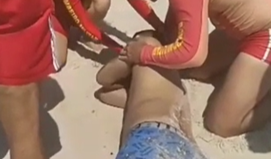 Bombeiros registram afogamento de três jovens na Praia do Pontal da Barra