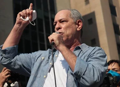 Presidente do PSDB no Ceará anuncia filiação de Ciro Gomes ao partido