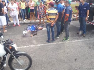 Motoqueiro morre atropelado por caminhão na Avenida Durval de Góes Monteiro