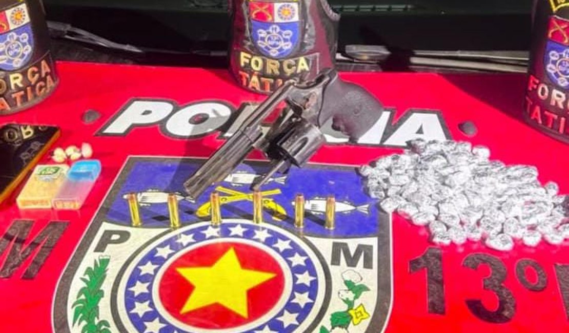 Homem é preso em flagrante com arma, maconha e crack em grota de Maceió