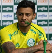 Ex-jogador preso quita débito de pensão alimentícia e é liberado da prisão após alvará de soltura