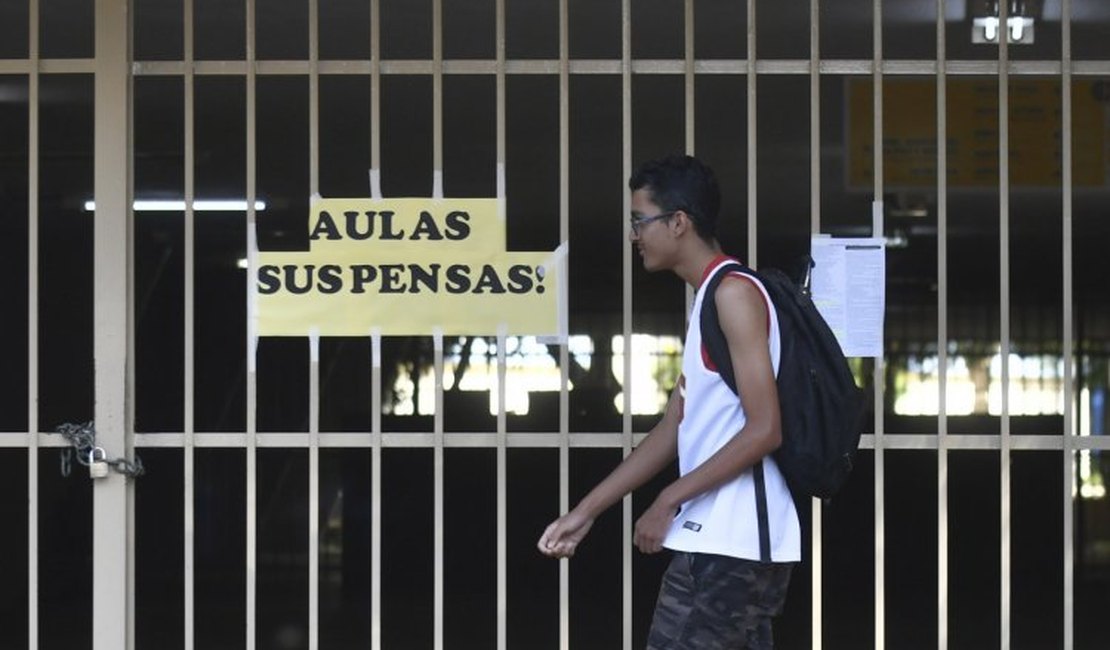 Para 76% dos brasileiros, escolas deveriam continuar fechadas