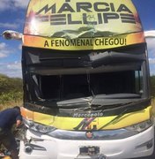 Após show em Maceió, ônibus com a banda da Márcia Felipe sofre acidente