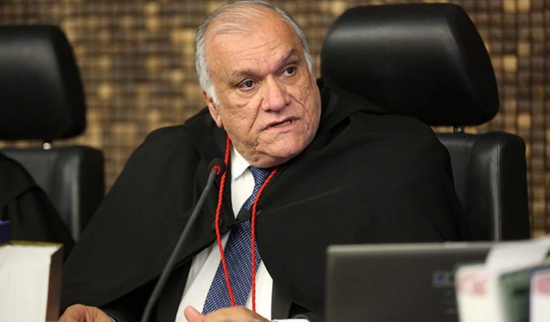 Suspensa decisão que determinou entrega de Kits Escolares