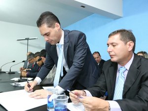 Para enfrentar a crise, prefeito reduz o próprio salário e de secretários em 25% 
