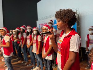 Escolas e creches de Arapiraca levam o espírito de Natal para apresentações no shopping