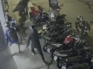 Antes do jogo, torcedores do CRB são atacados por integrantes de torcida organizada perto do Rei Pelé