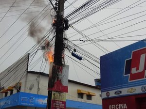 Mercadinho no bairro Planalto, em Arapiraca, é atingido por incêndio