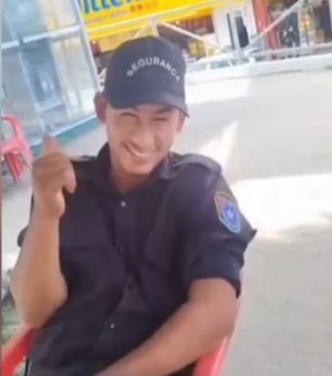 Segurança 'sósia' de Neymar Jr. chama atenção e diverte população no Centro de Arapiraca