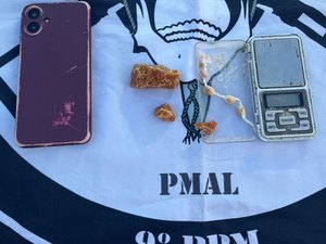 Mulher é presa com crack e admite tráfico de drogas no município de Piranhas