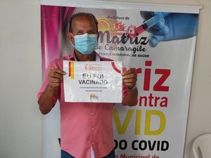 Covid-19: ex-prefeito Cícero Cavalcante é vacinado em Matriz de Camaragibe
