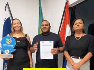 Prefeito faz adesão de Matriz de Camaragibe ao Selo Unicef