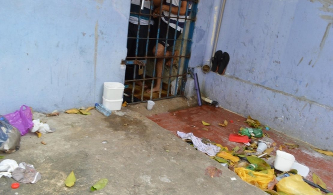 Delegacias da Central de Polícia em Arapiraca possuem alto risco sanitário, afirma vigilância sanitária