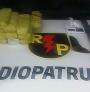 Polícia apreende arma e drogas em depósito na Santa Lúcia