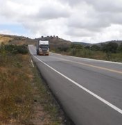 Colisão entre caminhonete e caminhão, é registrada em Palmeira dos Índios