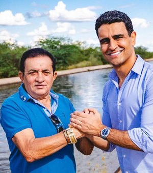 JHC visita Delmiro Gouveia e se reúne com ex-prefeito Lula Cabeleira