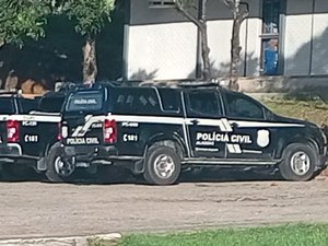 Acusado de homicídio é preso na praça principal de Quebrangulo durante operação da Polícia Civil