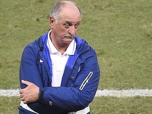 Comissão técnica da Seleção rebate crítica com ironia: 'Chegamos à semifinal'