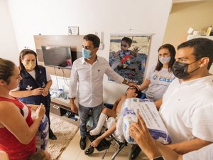 JHC entrega medicamentos do programa Remédio em Casa