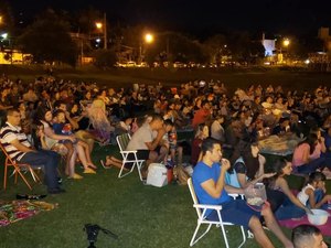 Projeto que leva cinema de graça para municípios chega a Alagoas