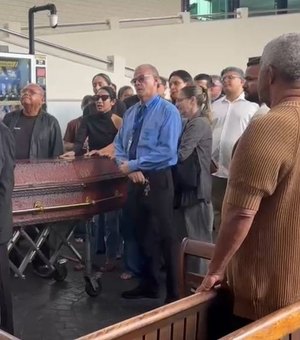 Corpo de policial civil morto dentro de viatura é enterrado sob comoção em Sergipe