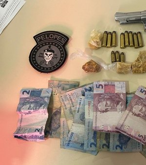 Polícia efetua prisão e apreende arma, munição e dinheiro durante operação em Penedo