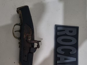Adolescentes são apreendidos com arma artesanal, em Arapiraca
