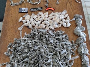 Homem é preso com drogas no quintal de casa em Matriz de Camaragibe