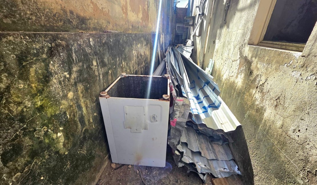 Guarda Municipal recupera tapumes furtados da Praça Sinimbu, em Maceió