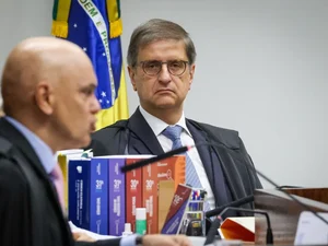 Delegados da PF pedem que Paulo Gonet se declare impedido em apuração que envolve Moraes