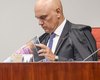 Moraes dá 24 horas para Bolsonaro explicar arma apreendida em blitz