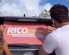 Rico Melquiades adesiva carros com frases polêmicas e ironiza possível candidatura a deputado